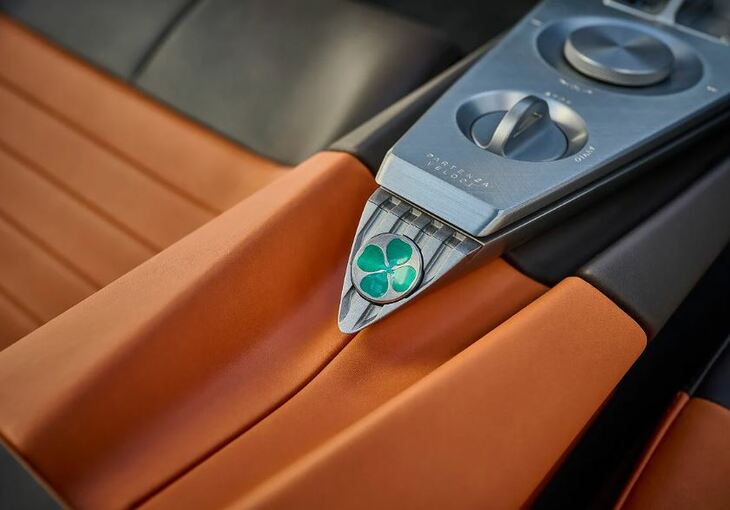 アルファ・ロメオ33ストラダーレ（センターコンソール）