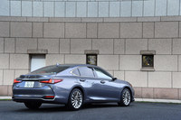 これまで北米をはじめ、中東やアジアなどで販売されてきた「レクサスES」。今回の試乗車は7代目にあたる新型で、日本では2018年10月24日に発売された。