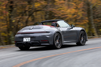 ハイブリッドシステム全体では最高出力541PS、最大トルク610N・mを発生。どこから踏み増しても強烈なトルクを味わえる。