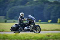 ライディングモードセレクターや、リバースギア、ヒルスタートコントロール機能など、ライディングをサポートする充実した機能や装備は、既存のモデルからそのまま受け継がれている。