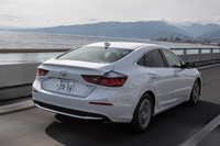 ホンダ・インサイトLX