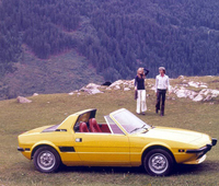 1973年に登場した「フィアットX1/9」は、小型のミドエンジンオープンスポーツカーとして大きな成功をおさめた。（FCA_FIAT）