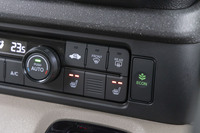 前席には2段階で温度調節できるシートヒーターが備わっている。