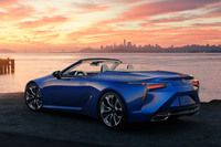 レクサスの最上級スペシャリティーモデル「LC」にはコンバーチブルが登場。