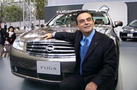 
	フーガを「独自の個性を持つ高級車だ」と語る、日産自動車のカルロス・ゴーン社長。
	 