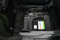 「ワゴンR」のマイルドハイブリッドは、発電と動力のアシストを行う「インテグレーテッド スターター ジェネレーター」と、エネチャージ用のリチウムイオンバッテリーを組み合わせたものとなる予定だ。
    