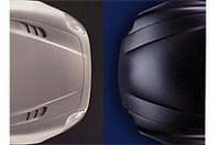 
	写真左が「3200GT」、右が「クーペ」のボンネット。
	 