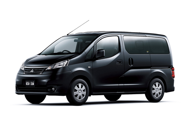 「三菱デリカD：3 G」