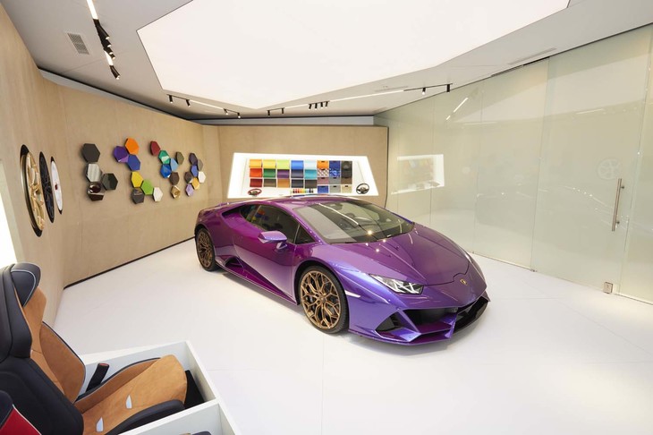 ランボルギーニブースの様子。