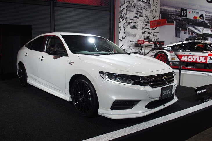 「MUGENインサイト」（無限用品装着車）。パーツは2019年3月以降に発売される予定。