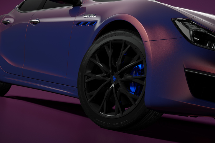 外装色は「ディジタルオーロラ」と呼ばれる、日の出と幻想的なオーロラの光からインスピレーションを得たというパープルカラー。