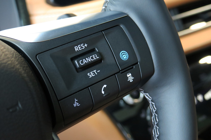 インフィニティQX60（ステアリングスイッチ）