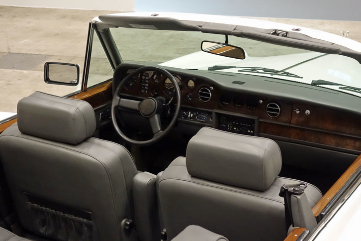 ロールス・ロイス・コーニッシュII（1988年）／ガレージイガラシ