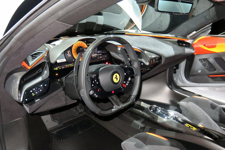 フェラーリSF90 XXストラダーレ（インストゥルメントパネルまわり）