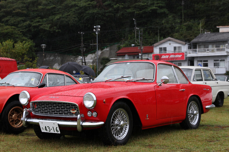 「トライアンフ・イタリア2000」。「トライアンフTR3A」のシャシーにミケロッティがデザインし、ヴィニャーレが仕立てたボディーを載せた英伊混血車。