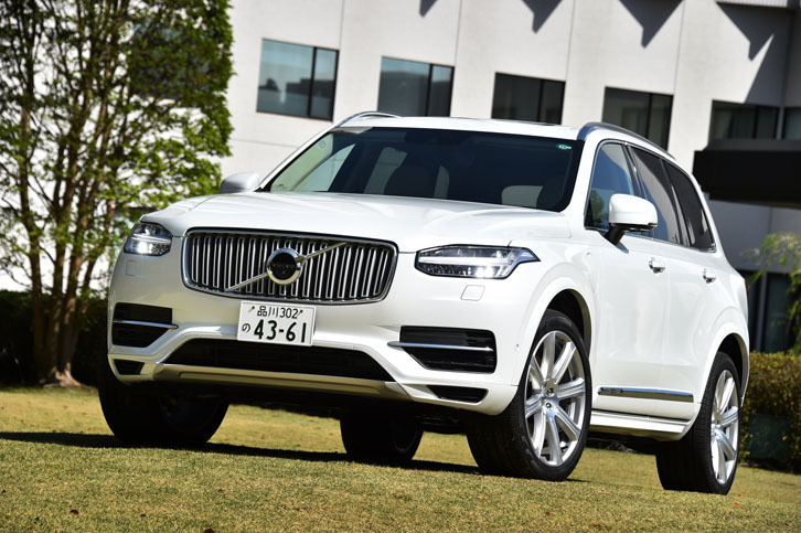 ボルボXC90 T8 TWIN ENGINE AWD インスクリプション
