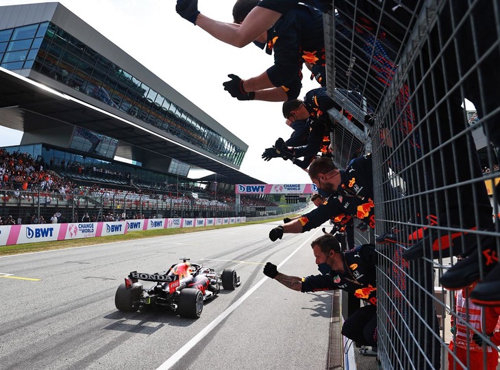 世界最高峰レースであるF1からのホンダ撤退は、すでに決まっている。参戦最終年となる2021年シーズンは、レッドブル・ホンダが健闘。7月4日のオーストリアGPでは3戦連続となるポール・トゥ・ウィンをきめ、ファンを喜ばせた。