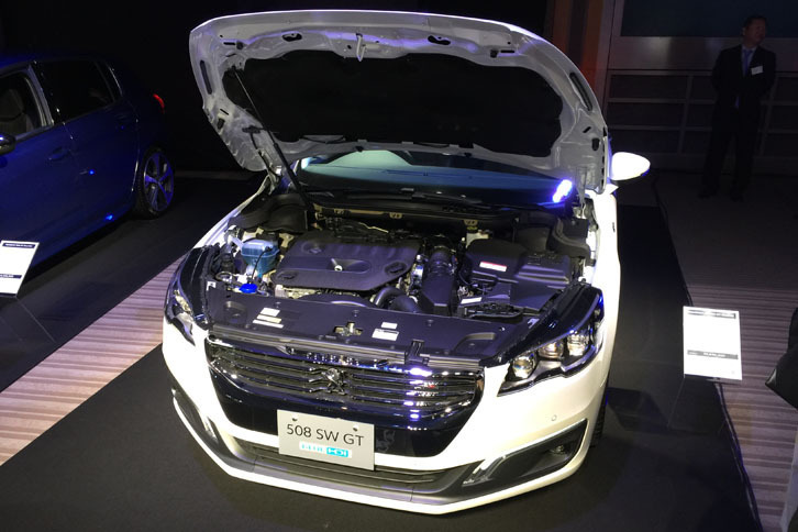 「プジョー508SW GT BlueHDi」（2リッター）