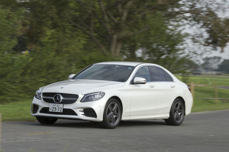 エンジンとともにマイルドハイブリッドシステムを構成するスターター・ジェネレーターは、最高出力14ps、最大トルク160Nmのパワーで駆動をアシストする。