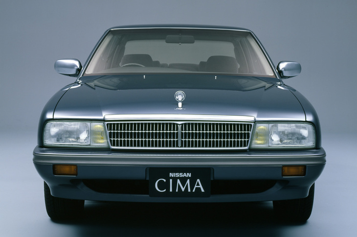 日産セドリック シーマ
	完全な3ナンバー専用モデルとして1988年に発売された。日産モーター店系列向けに「セドリック シーマ」（写真）、プリンス店系列向けに「グロリア シーマ」を設定。最上級モデルは最高出力255PSの3リッターV6ターボエンジンを搭載していた。