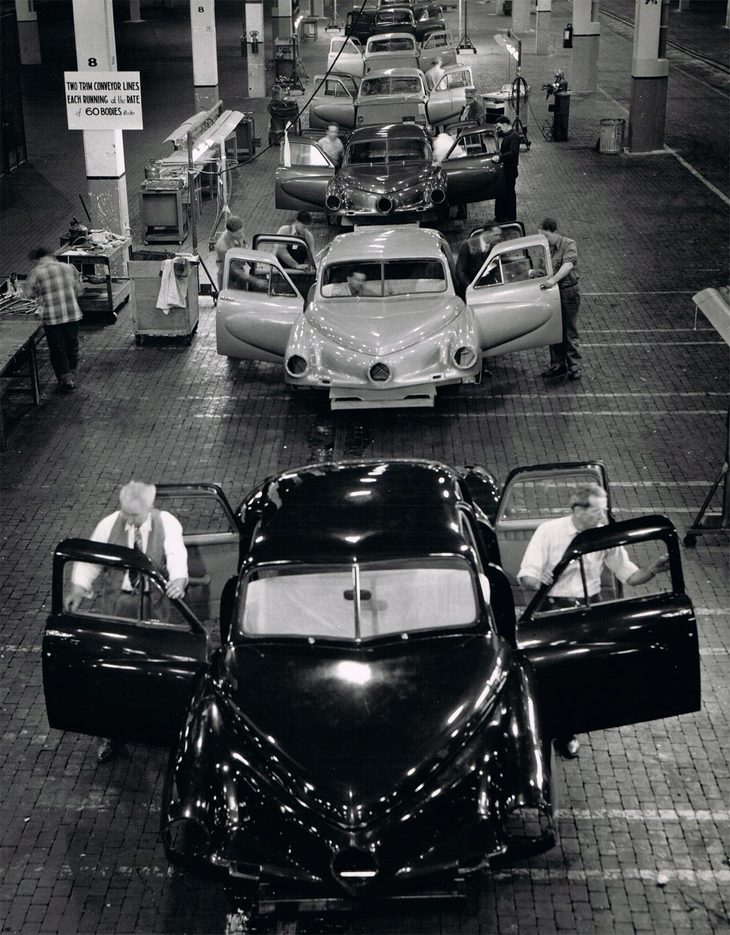 生産は、ボーイング社がかつて爆撃機をつくっていたイリノイ州シカゴの工場で行われた。