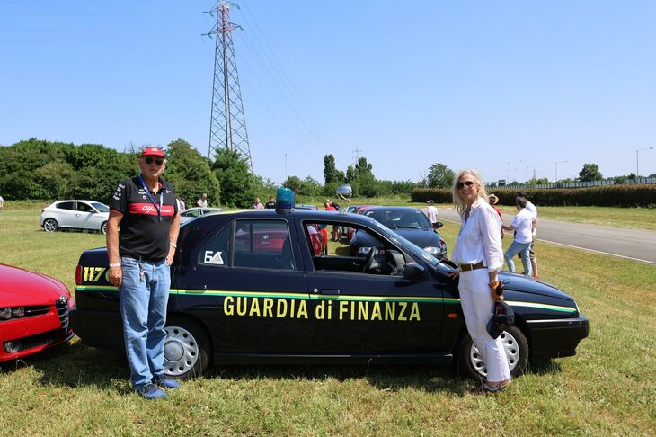 マッシモ・ノッキさん（写真左）と、彼の妹さん（同右）。