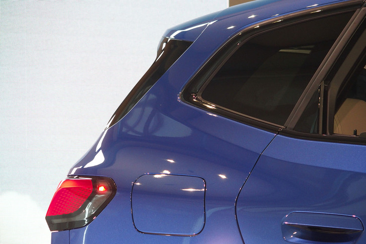 218dアクティブツアラーMスポーツ（Dピラー）