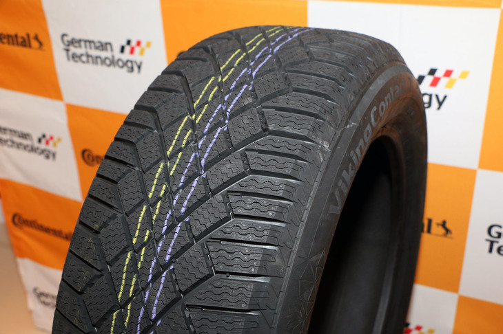 コンチネンタルタイヤの新しいスタッドレスタイヤ「バイキングコンタクト7」。