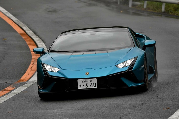 【ランボルギーニ・ウラカン テクニカのスペック】
	ボディーサイズ：全長×全幅×全高＝4567×1933×1165mm／ホイールベース：2620mm／車重：1700kg／駆動方式：MR／エンジン：5.2リッターV10 DOHC 40バルブ／トランスミッション：7段AT／最高出力：640PS（470kW）/8000rpm／最大トルク：565N・m（57.6kgf・m）/6500rpm／タイヤ：（前）245/30ZR20 90Y／（後）305/30ZR20 103Y（ブリヂストン・ポテンザ スポーツ）／燃費：14.5リッター/100km（WLTPモード）／価格：2999万2916円
	
	【取材時の燃費データ】
	テスト距離：219.5km（市街地2：高速道路5：山岳路3）／使用燃料：38.0リッター（ハイオクガソリン）／参考燃費：5.8km/リッター（満タン法）／6.7km/リッター（車載燃費計計測値）