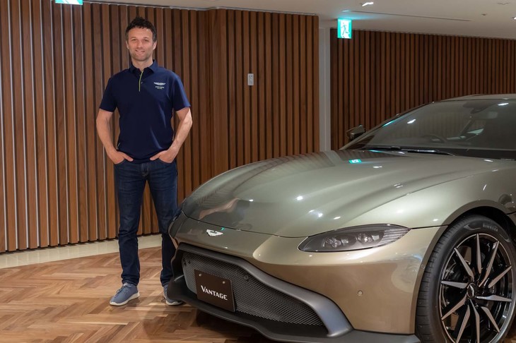 将来的には「ヴァルキリー」シリーズなど、アストンマーティンが現在手がけているハイパーカーの、顧客向け走行プログラムにおけるチーフテストドライバーのポジションを狙っていると語ったダレン・ターナー選手。単にレースに出場するだけでなく、ワークスドライバーの仕事は、さまざまな分野に及んでいるのだった。