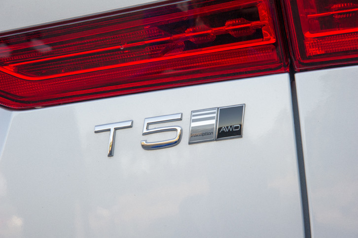 ボルボXC60 T5 AWDインスクリプション