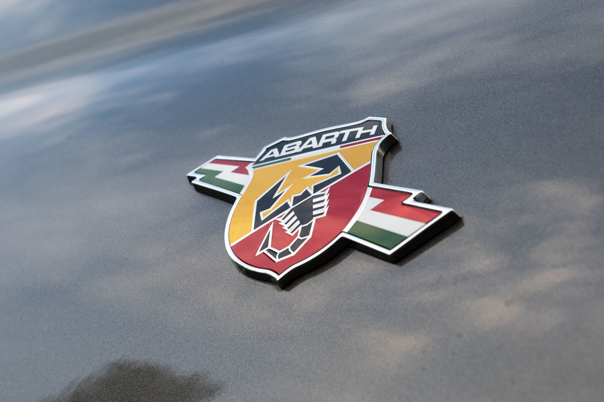 アバルト595 F595 Ff 5mt 試乗記 エンジンをブン回せ Webcg