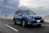 現行型「フォレスター」のボディーサイズは全長×全幅×全高＝4625×1815×1715mm（ルーフレール非装着車）と、従来モデルより全長、全幅がやや拡大している。