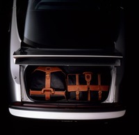 初代「NSX」で特徴的だったのが、リアエンドに設けられたトランクルーム。高性能スポーツカーでありながら、ゴルフバッグを積んで出かけることもできた。