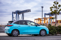 「日産ノートX FOUR」のボディーサイズは全長×全幅×全高＝4045×1695×1520mm、ホイールベースは2580mm。最低地上高はFF車の「ノートX」よりも5mm高い140mmに設定される。