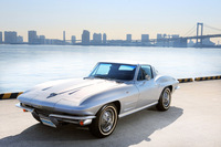 1962年のパリサロンで発表された「C2」こと2代目「シボレー・コルベット」。この代で初めて「スティングレイ」のサブネームが採用された。