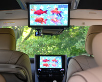 リアエンターテインメントシステムのスクリーンは14インチ。テレビチューナーは標準装備だが、CD/DVDデッキはオプションとなっている。