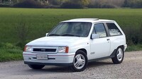 初代「オペル・コルサ」のスポーツバージョン「GSi」。