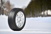 オールシーズンタイヤ「ブルーアース-4S AW21」は、2018年秋に欧州で販売を開始した日本未発売製品。日本でも注目され始めているカテゴリーだけに、今後の展開に要注目だ。