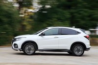 ガソリン車の駆動方式はFFのみ。駆動方式に関わらず、先進安全装備「ホンダセンシング」は全車に搭載される。