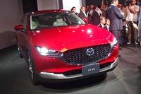 「マツダCX-30」発表会の会場から