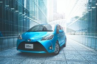 トヨタのコンパクトカー「ヴィッツ」。次のモデルからは、国内の車名が「ヤリス」に変わるとか、変わらないとか。