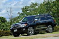 「200系」こと「トヨタ・ランドクルーザー」。日本で「ランクル」といえばこのクルマのことだが、世界には「ランクル＝70系」という地域がまだまだ多くあるのだとか。