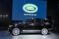 オンロードの快適性だけでなく、オフロード性能も強化された。