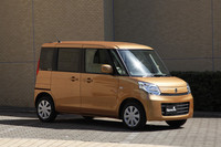 ボディーカラーは、単色7色に4種類のホワイト2トーンルーフ仕様を合わせた全11色。2トーンルーフ仕様は、下位グレードの「G」では選ぶことができない。