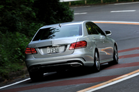 「E250アバンギャルド」の燃費は15.5km/リッター（JC08モード）。従来モデルに比べ約23％向上している。
    