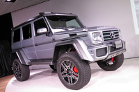 「メルセデス・ベンツG550 4×4²」