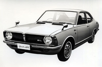 70年5月、カローラがフルモデルチェンジを受けた際にカローラ・シリーズから独立した「トヨタ・スプリンター」。これは高性能版の「1200SL」。