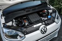 エンジンは、1リッター直列3気筒のみ。JC08モードの燃費値は、全てのモデルで23.1km/リッターとなっている。