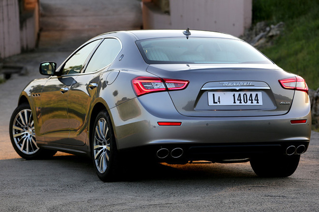 マセラティ ギブリ Fr 8at ギブリs Q4 4wd 8at ギブリ ディーゼル Fr 8at 海外試乗記 熱きスポーツサルーン Webcg